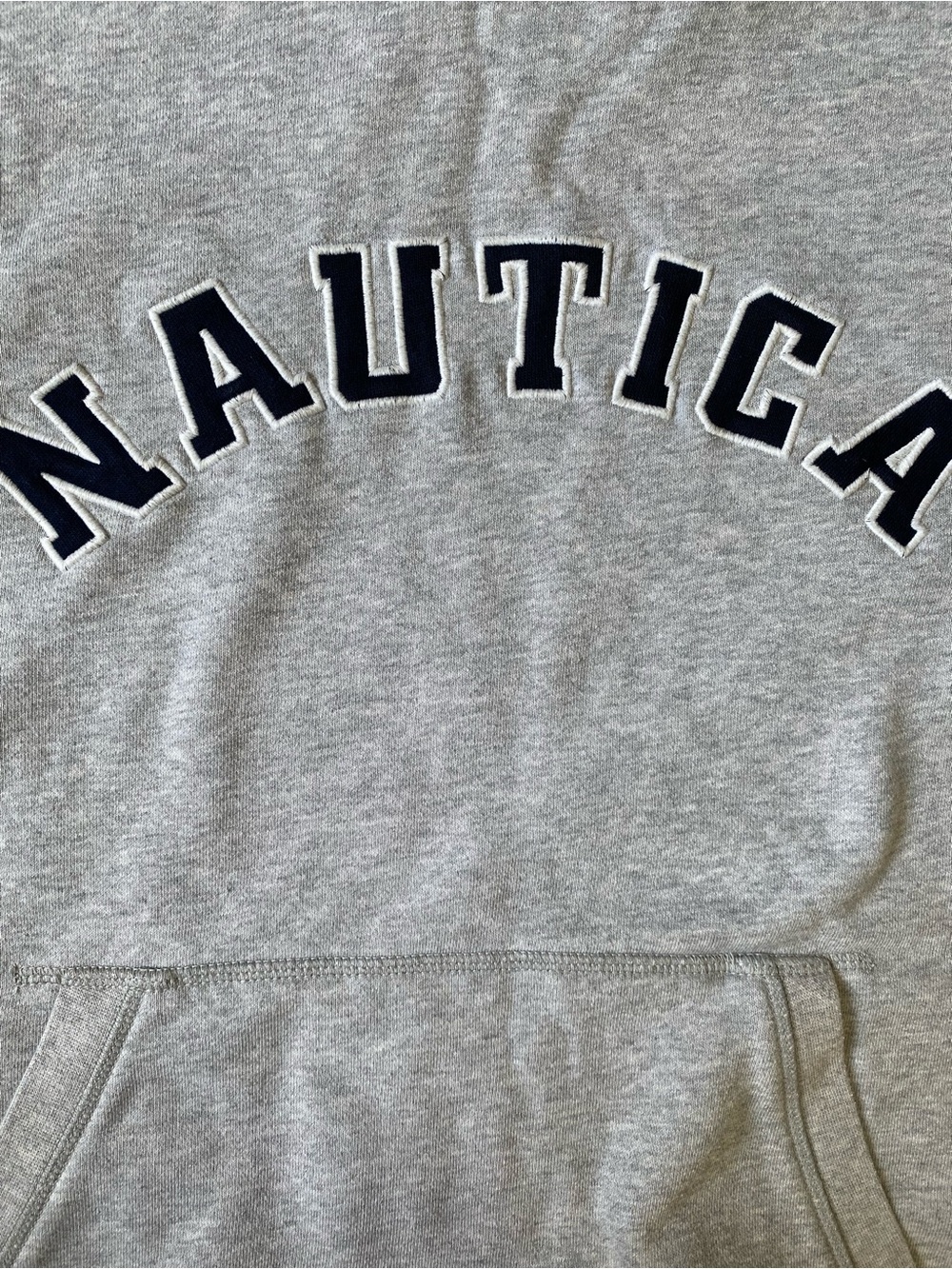 Nautica Men’s Light Gray Fleece Pullover Hoodie with Navy Logo - Picture 5 of 10
